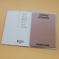 BUCH: ANDREA AUER. MOTHER OF PEARLS